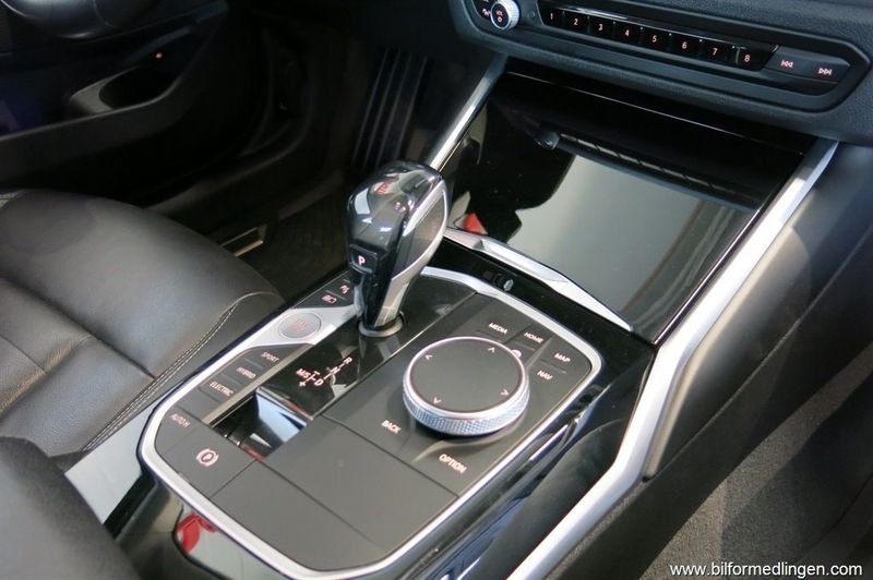 BMW 330 bild 9