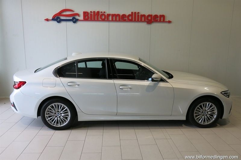 BMW 330 bild 2