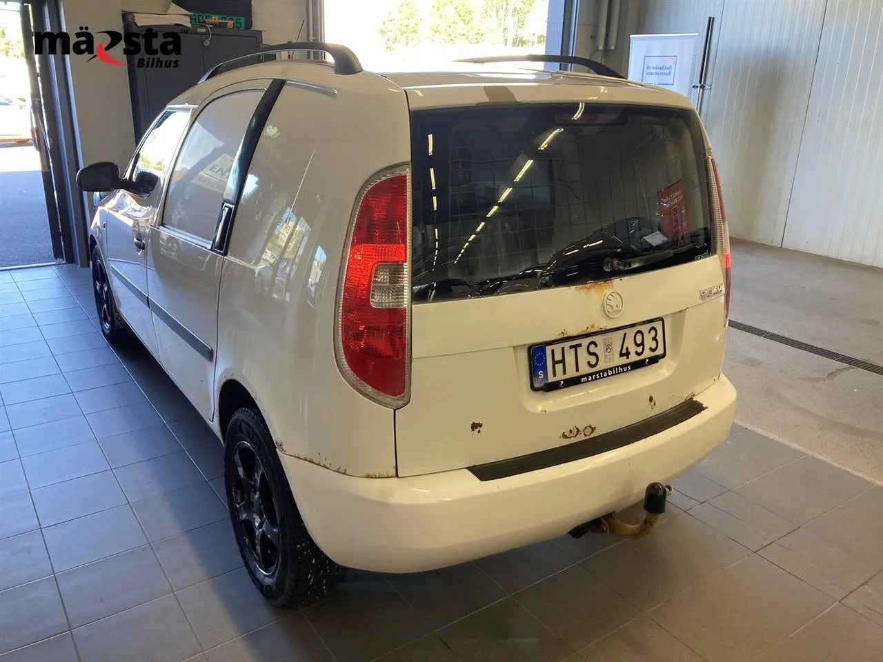 Vehicle image 3