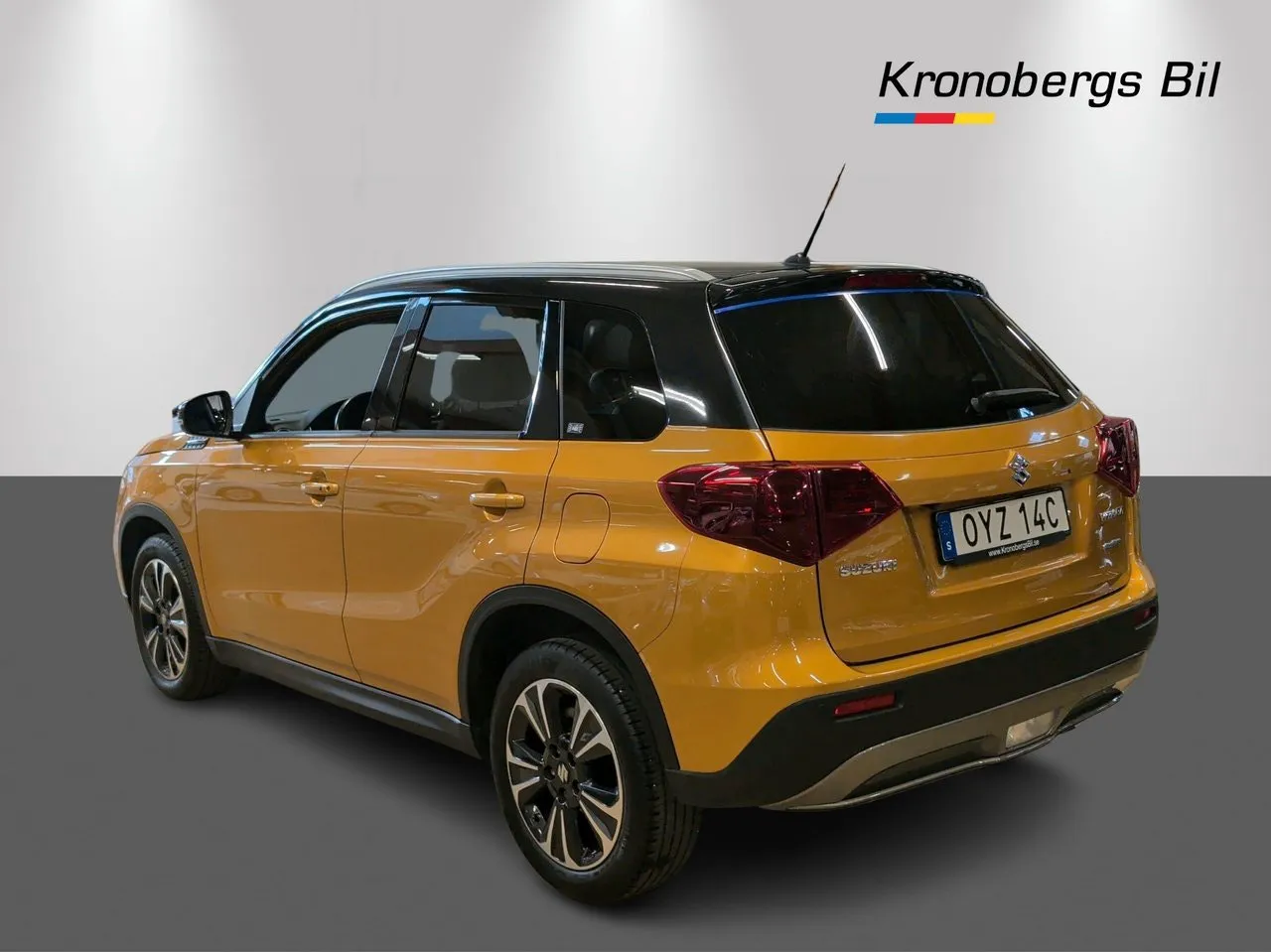 Vehicle image 5