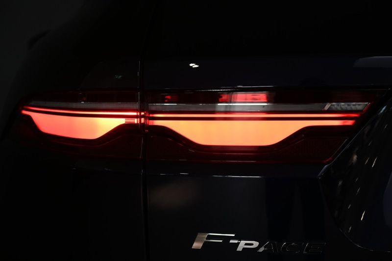 Jaguar F-Pace bild 27