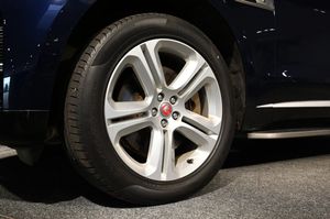 Jaguar F-Pace bild 10
