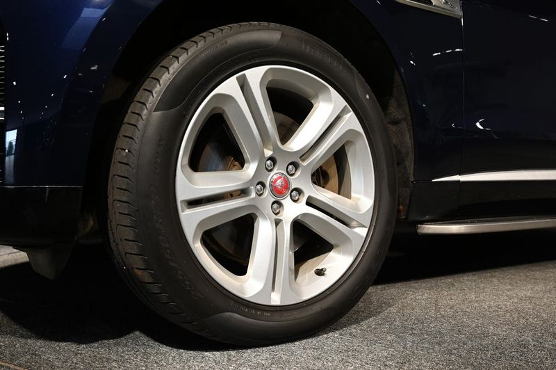Jaguar F-Pace bild 10