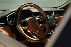 Jaguar F-Pace bild 17