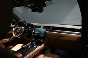 Jaguar F-Pace bild 14