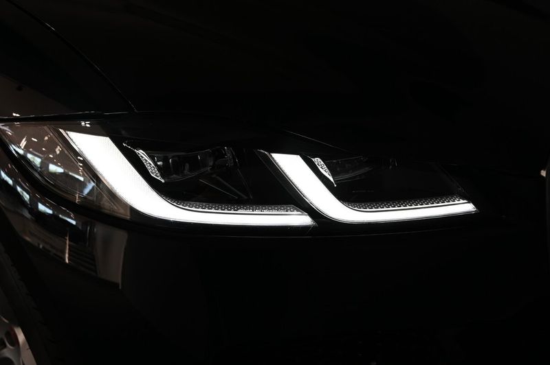 Jaguar F-Pace bild 28