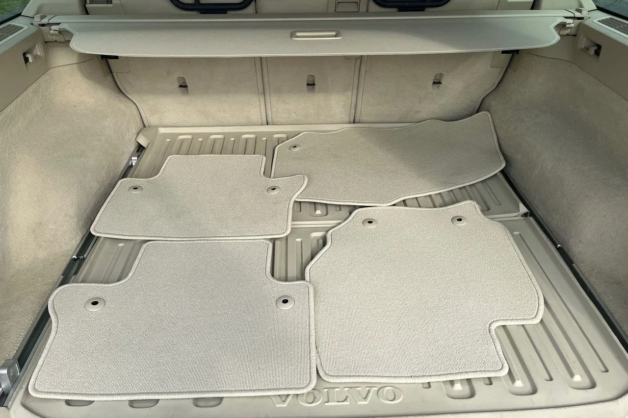 Vehicle image 36