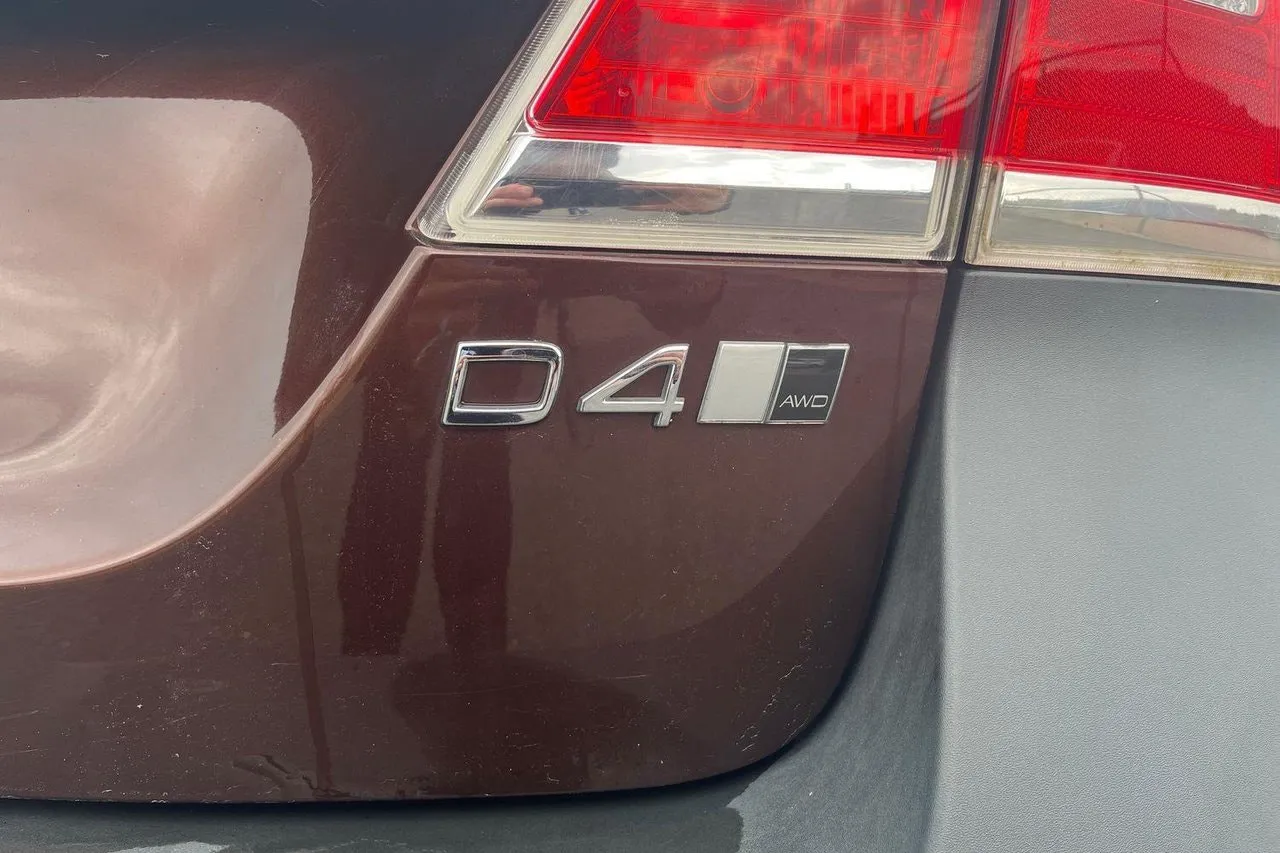 Vehicle image 33