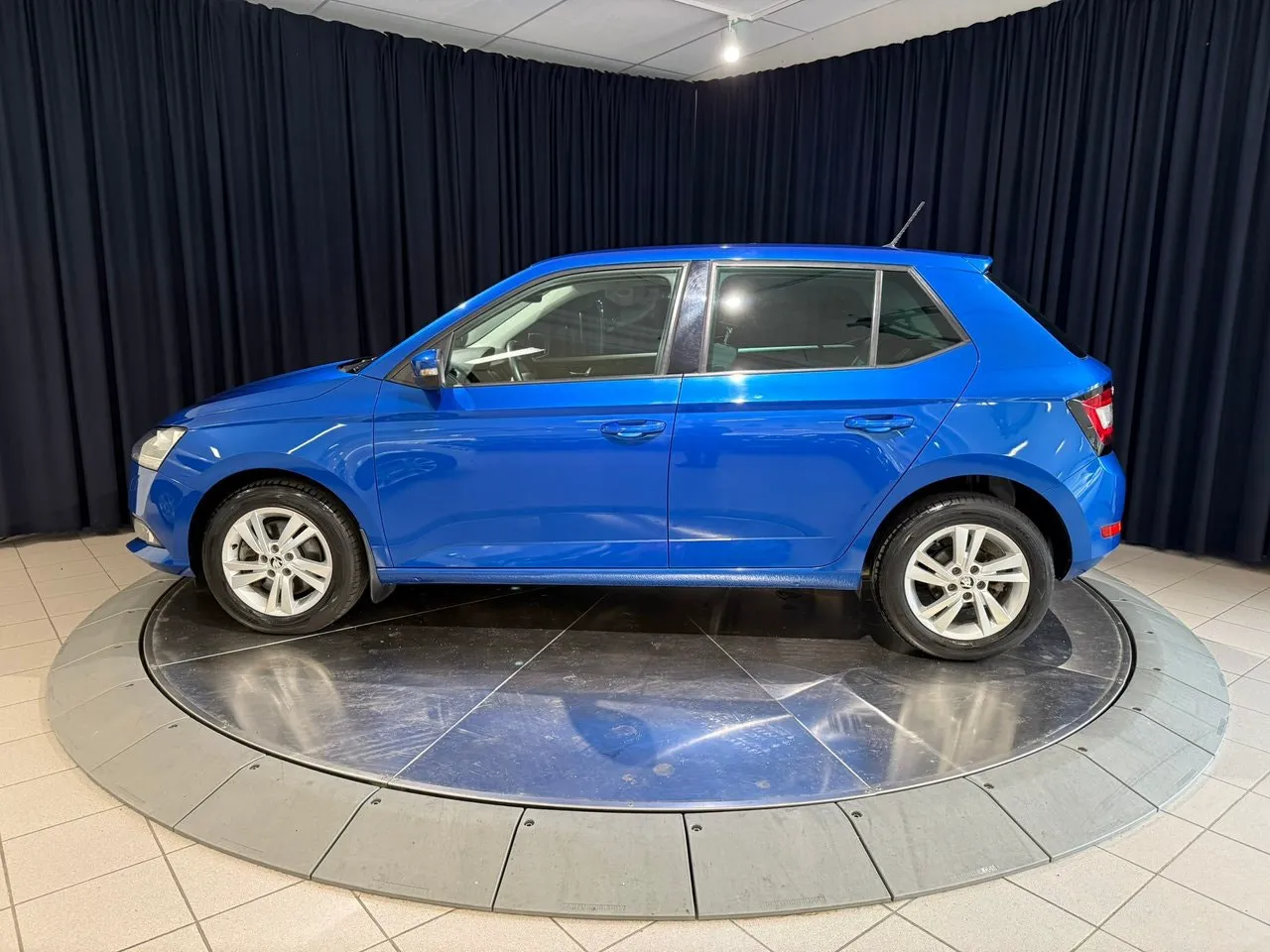 Vehicle image 2