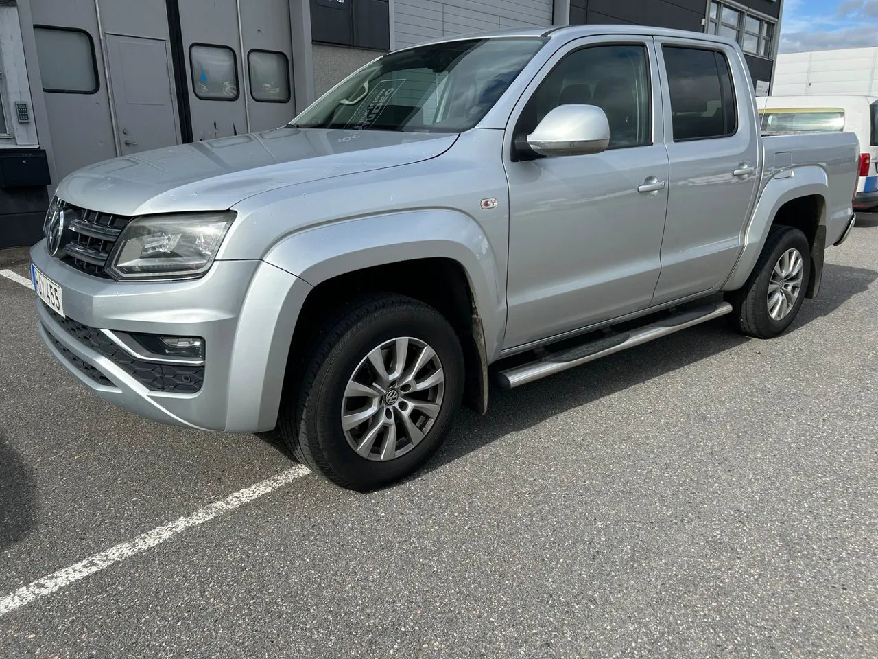 Vehicle image 6