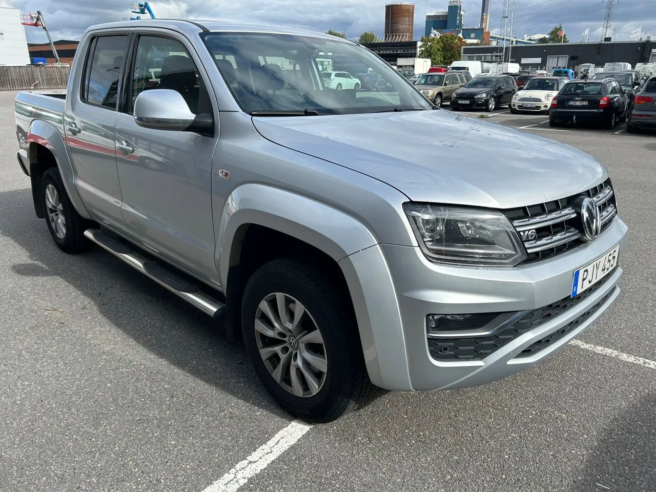 Vehicle image 4