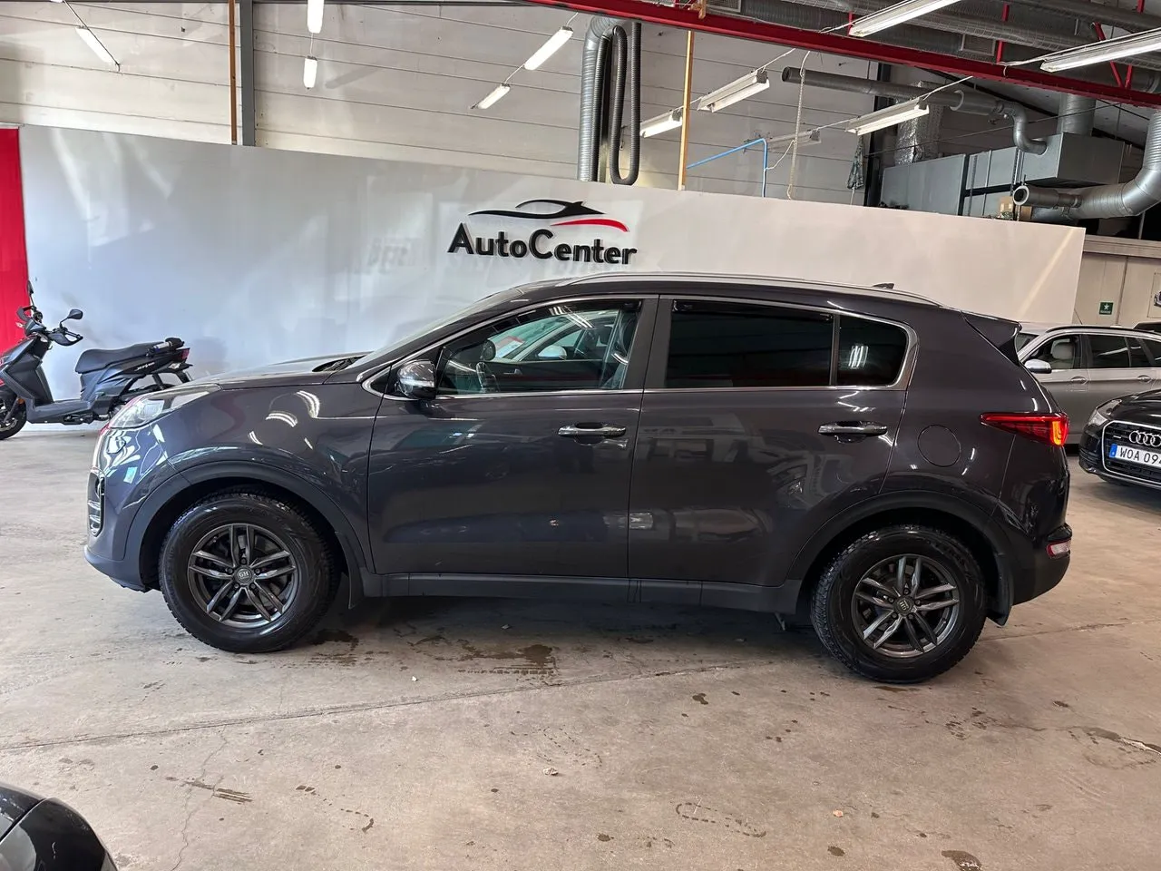 Vehicle image 6