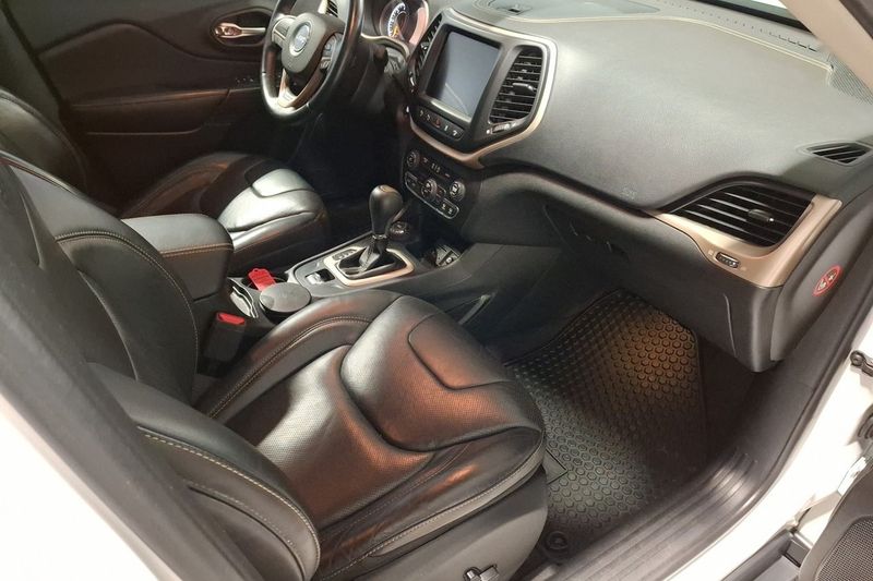 Jeep Cherokee bild 8