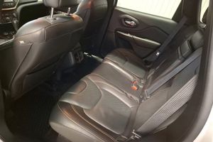 Jeep Cherokee bild 9