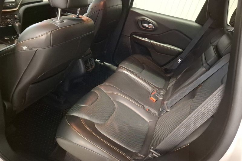 Jeep Cherokee bild 9