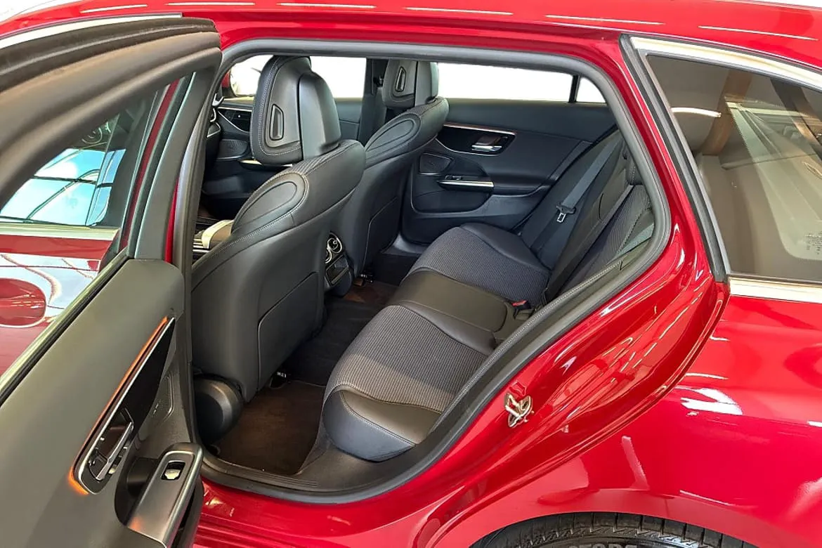 Vehicle image 14