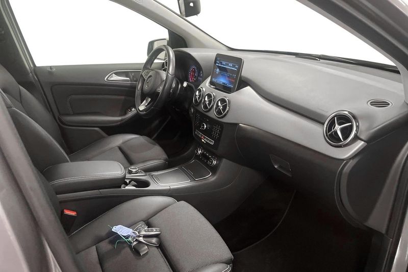 Mercedes B200 bild 9