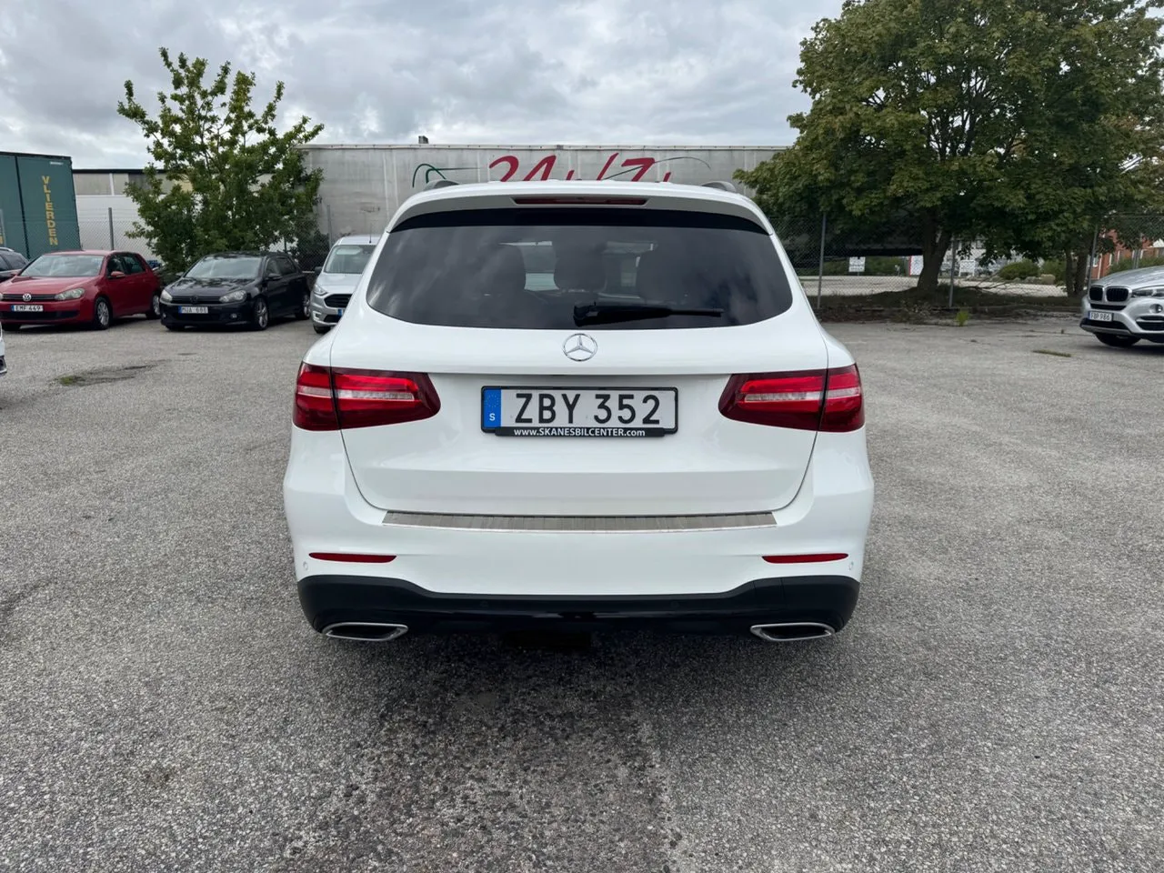 Vehicle image 7