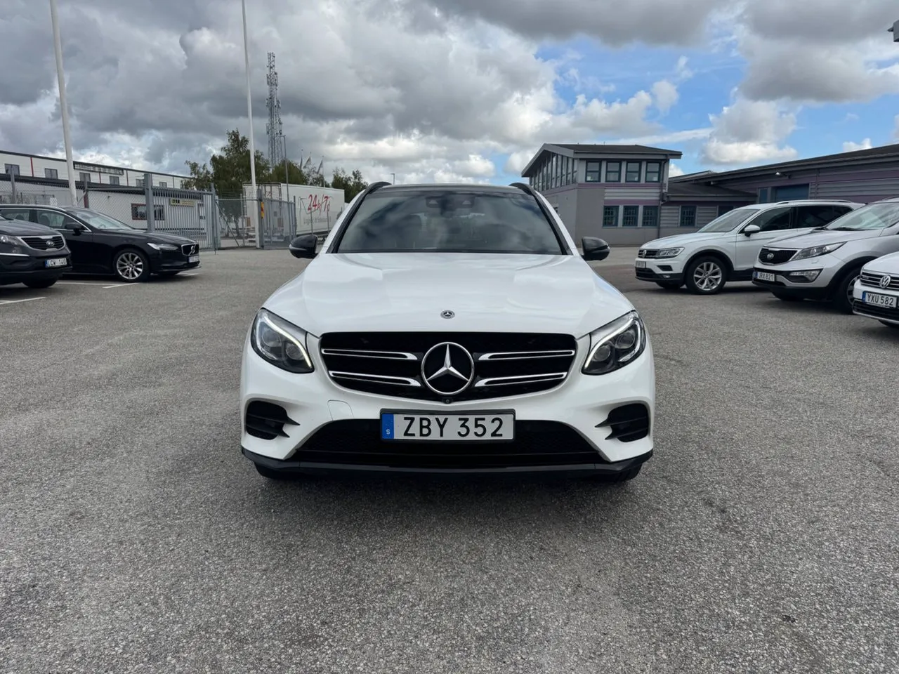Vehicle image 1