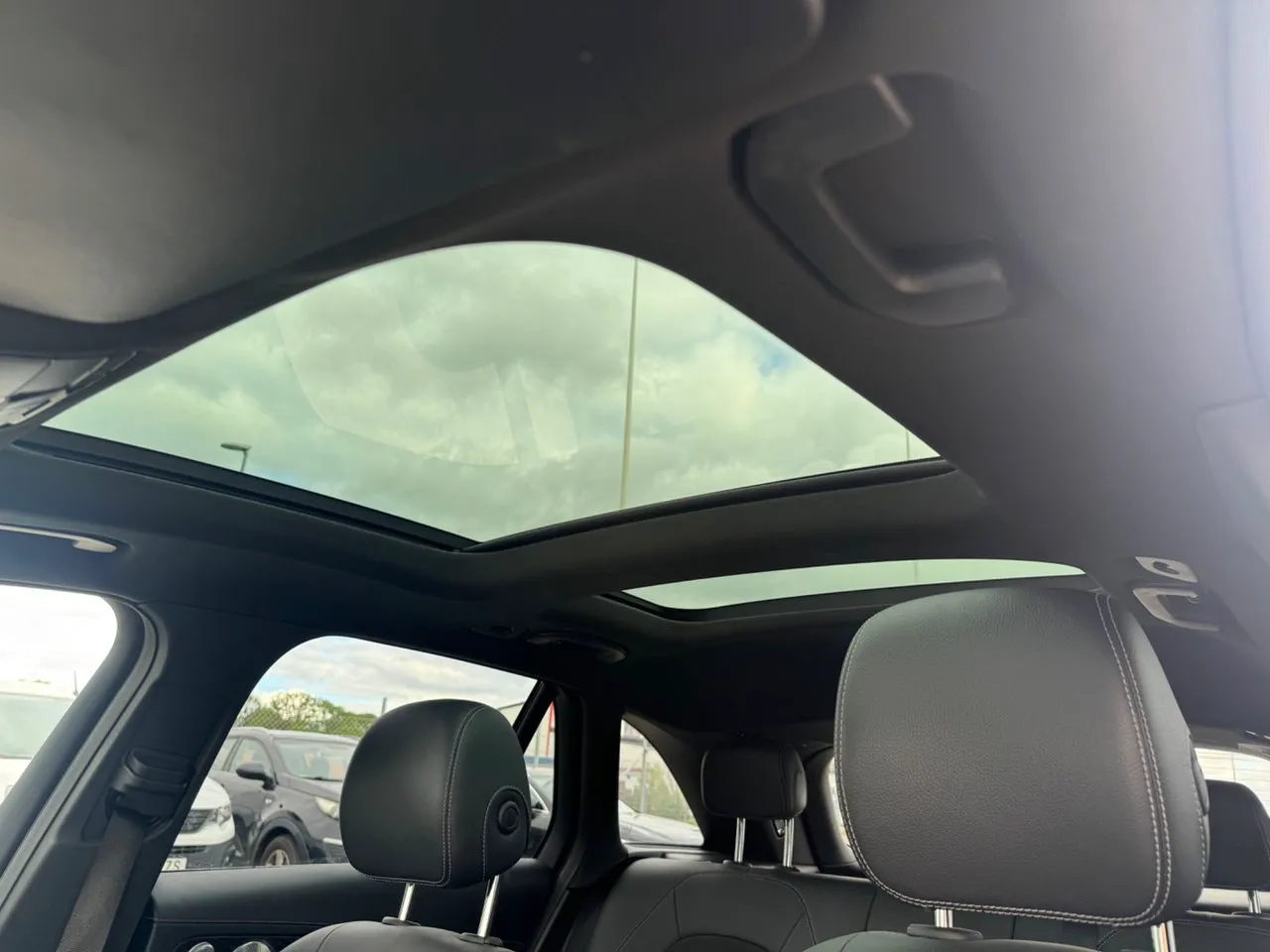 Vehicle image 14