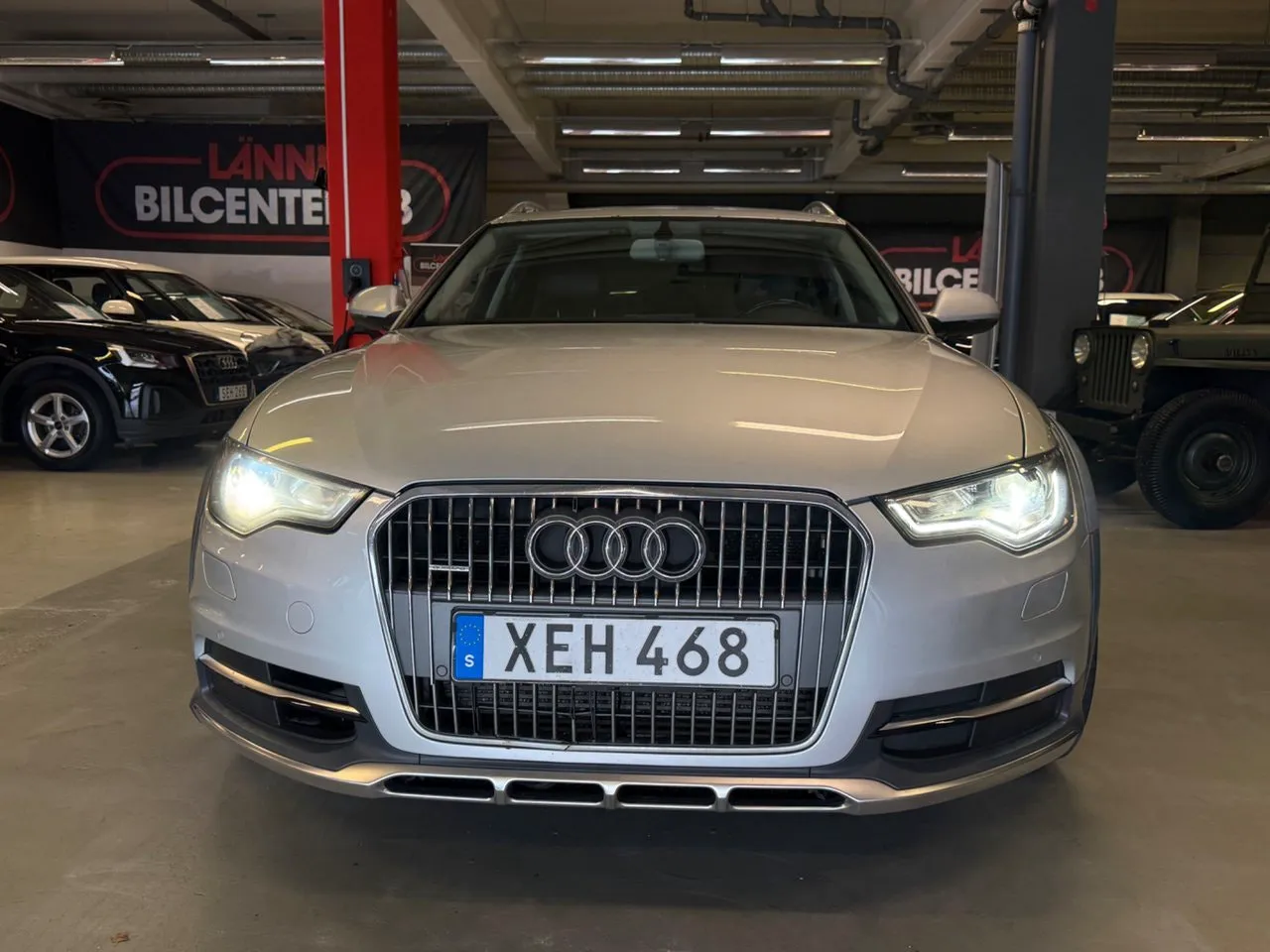 Vehicle image 3