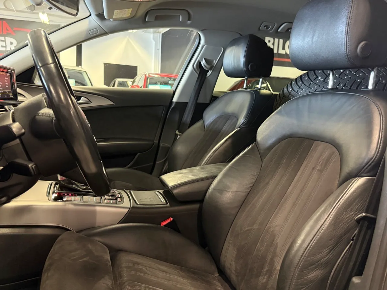 Vehicle image 15