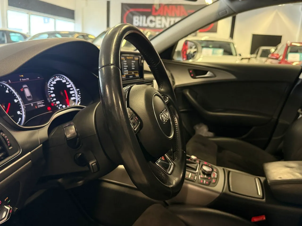 Vehicle image 16