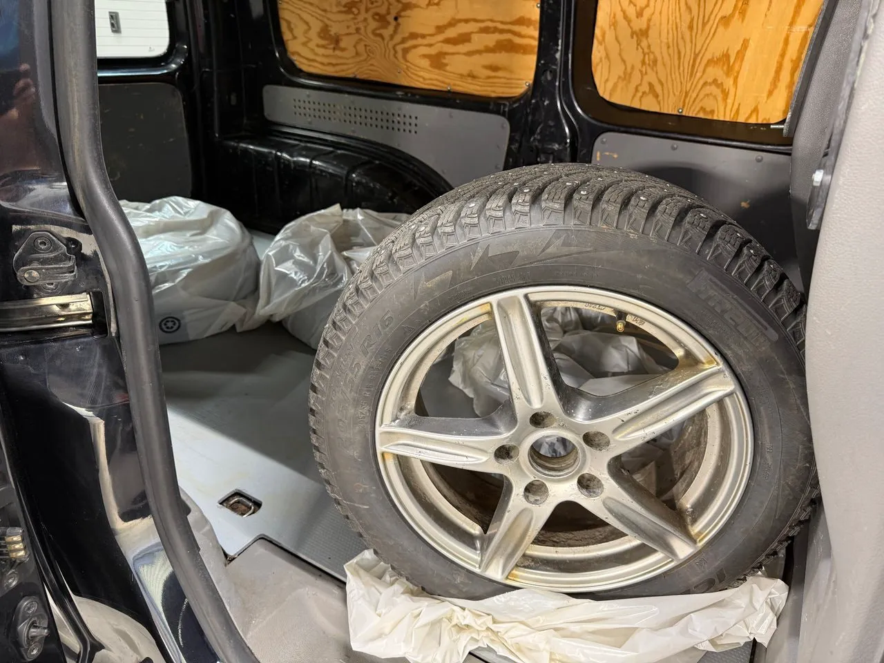 Vehicle image 11