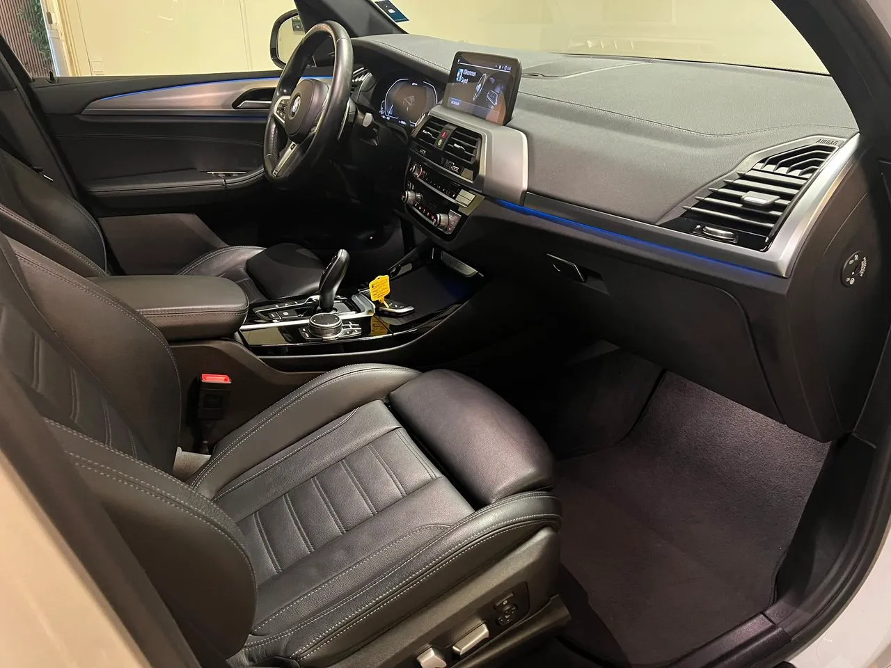 Vehicle image 21