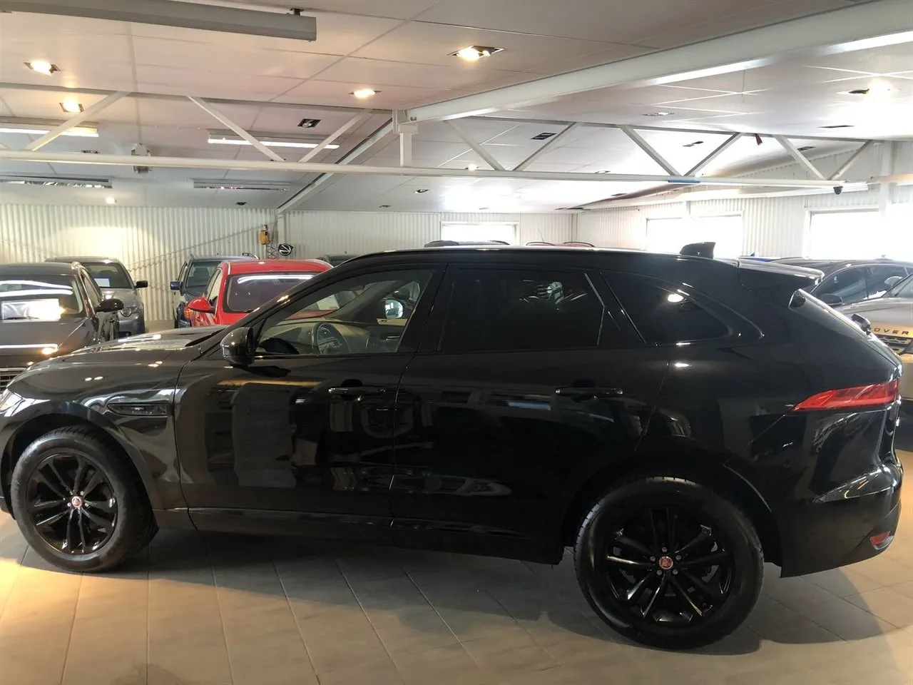 Vehicle image 4