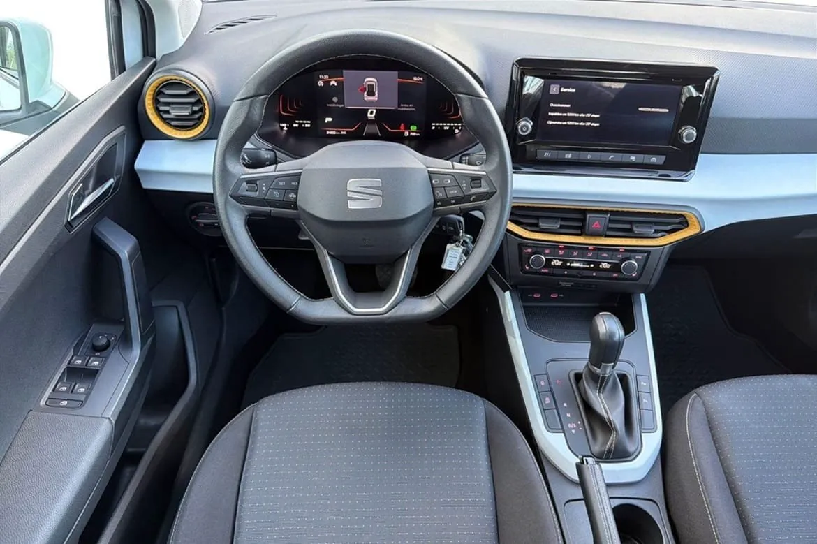 Vehicle image 9