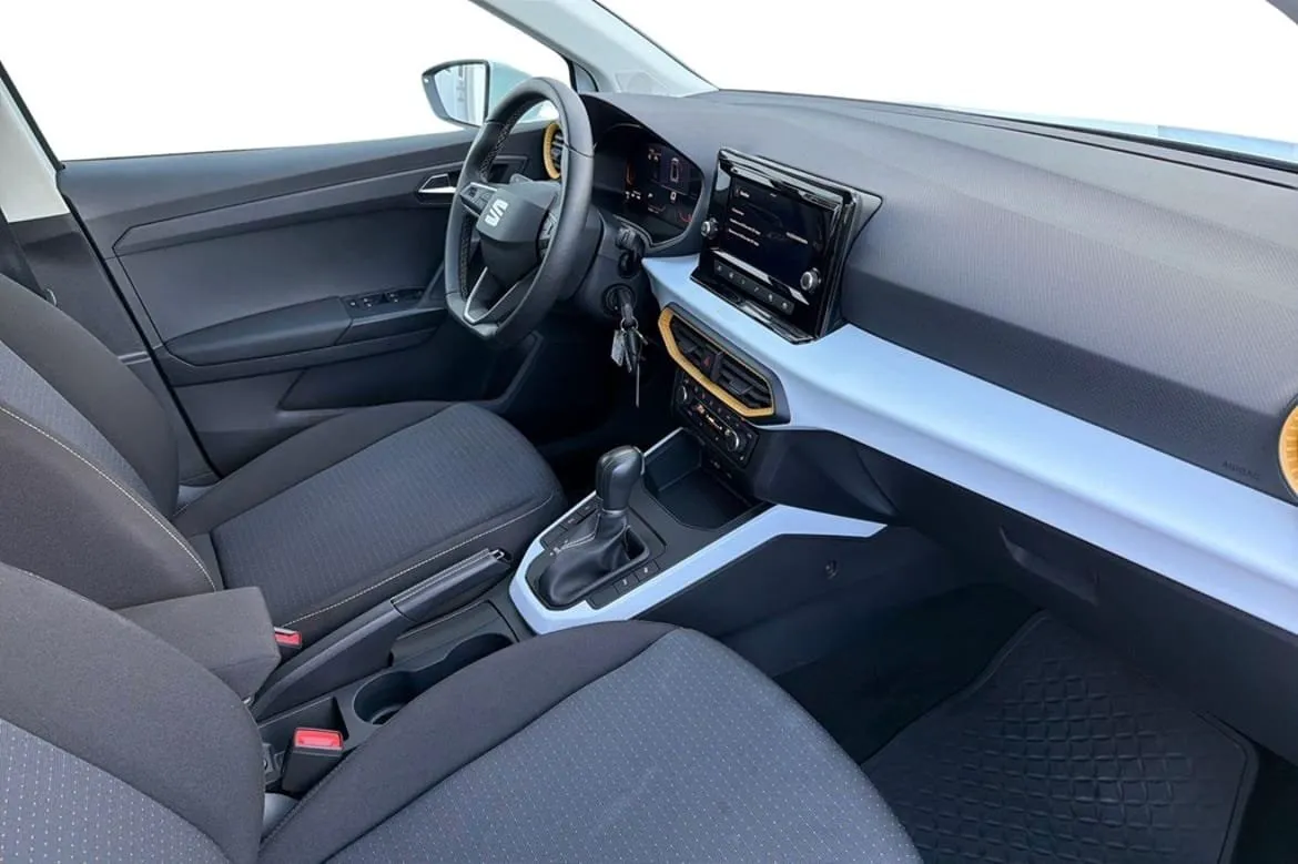 Vehicle image 7