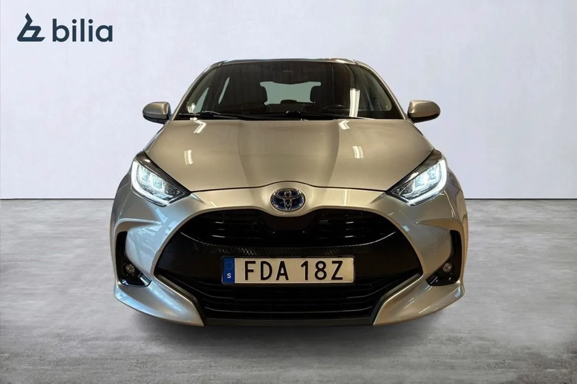 Vehicle image 5