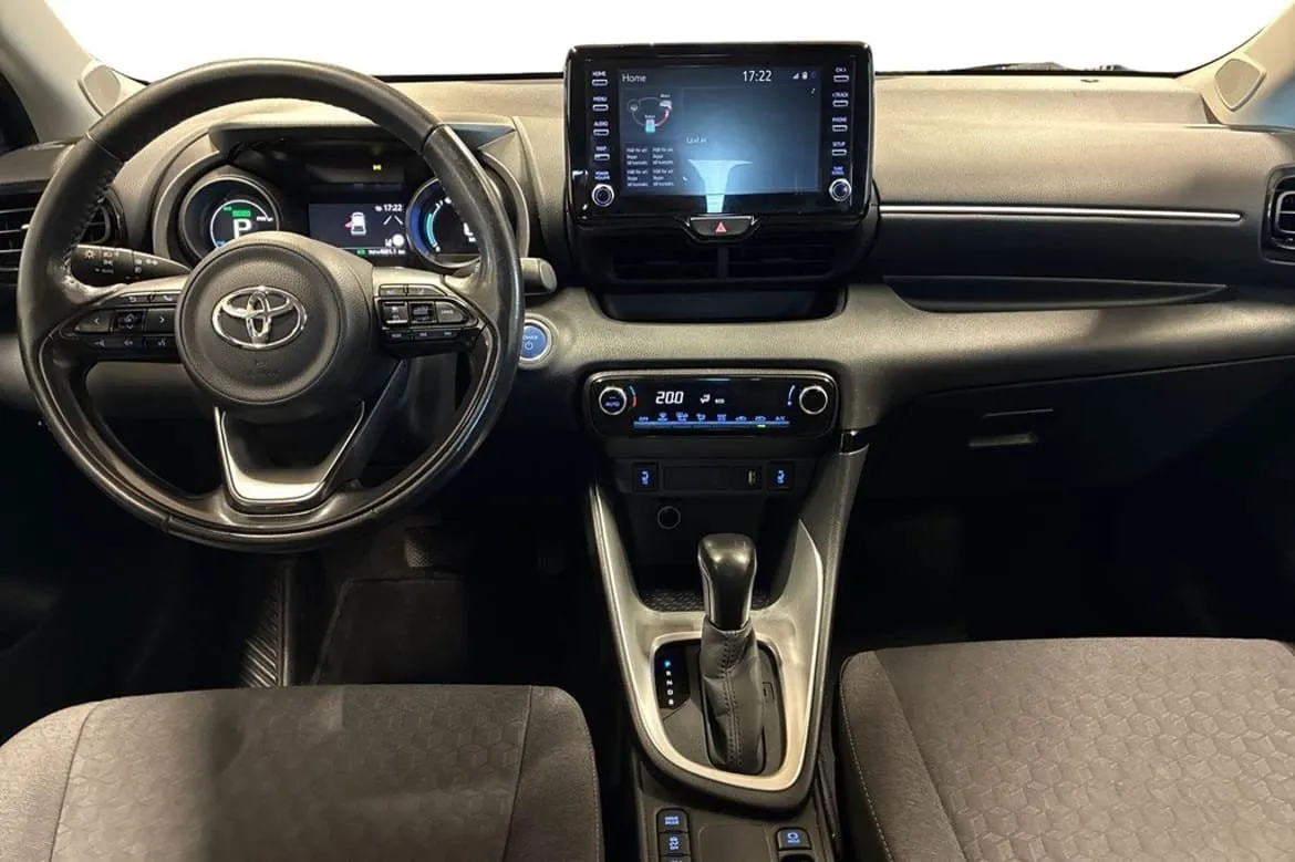 Vehicle image 8