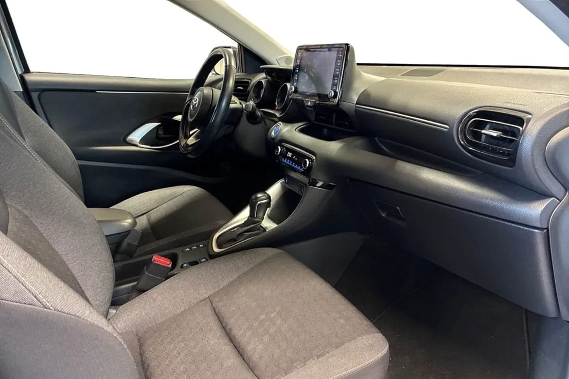 Vehicle image 6
