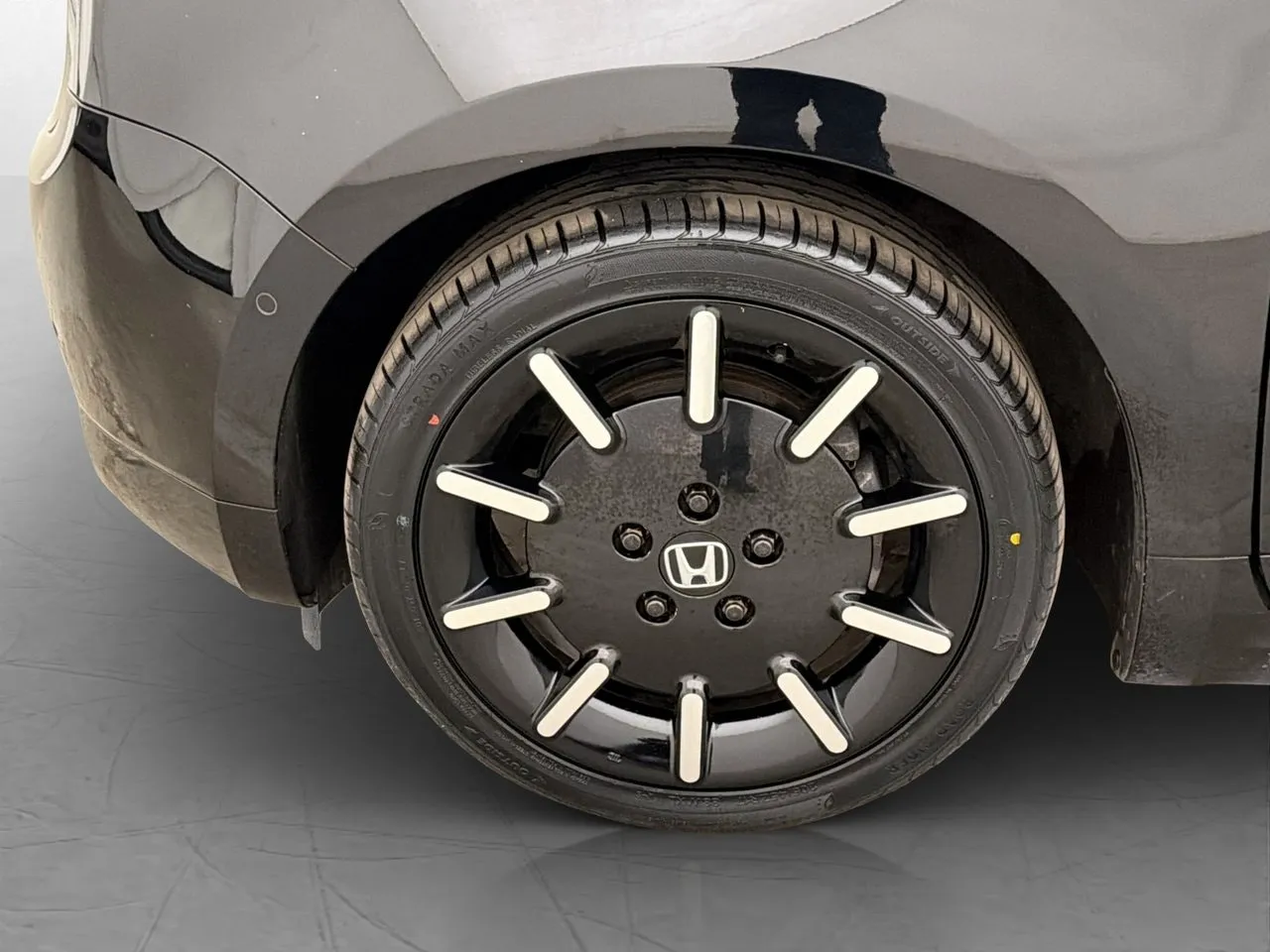 Vehicle image 33