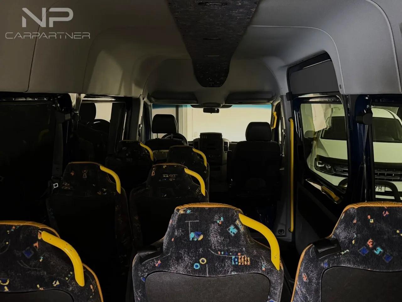 Vehicle image 15