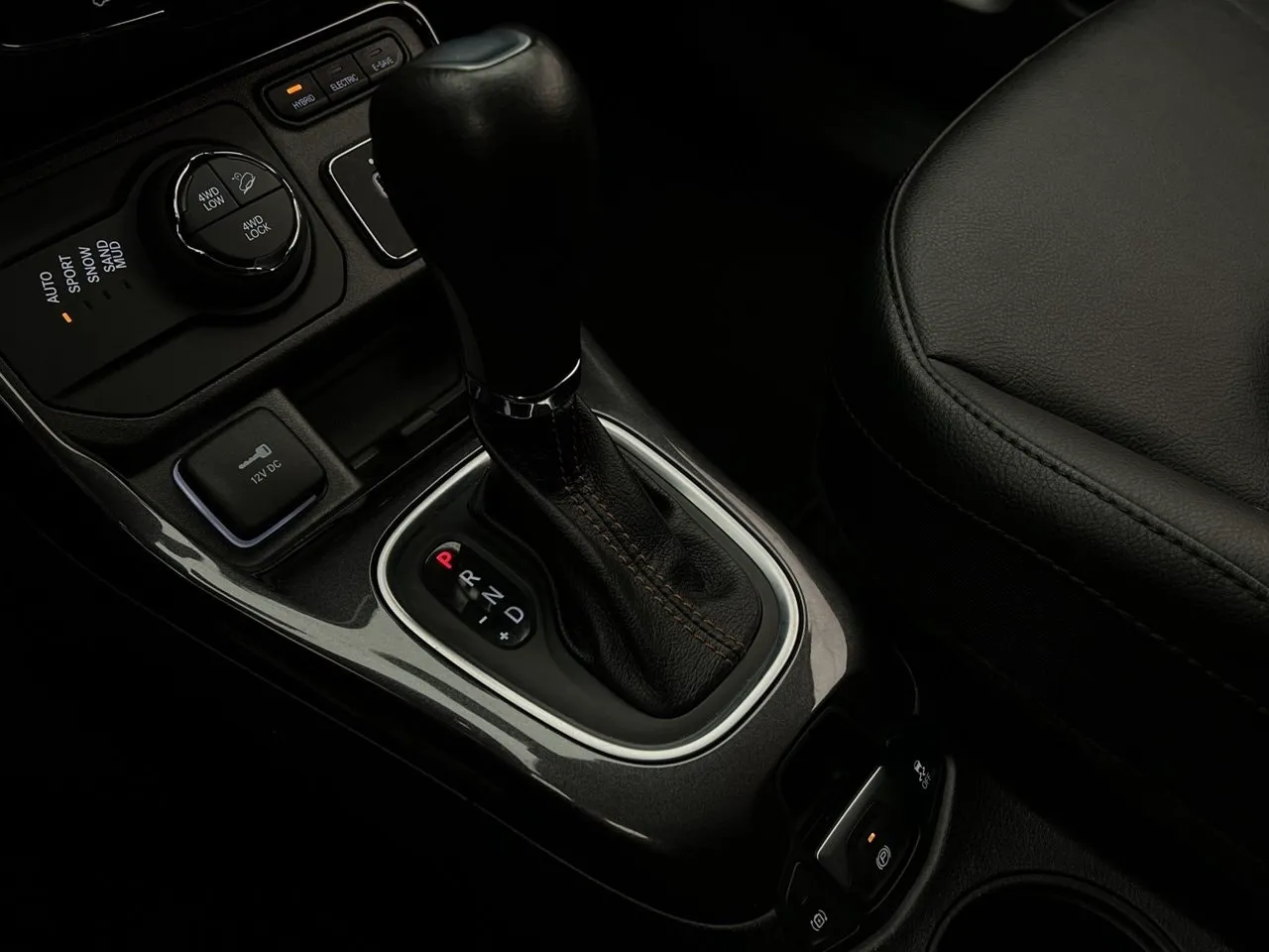Vehicle image 25