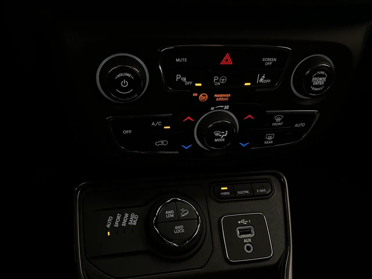Vehicle image 24