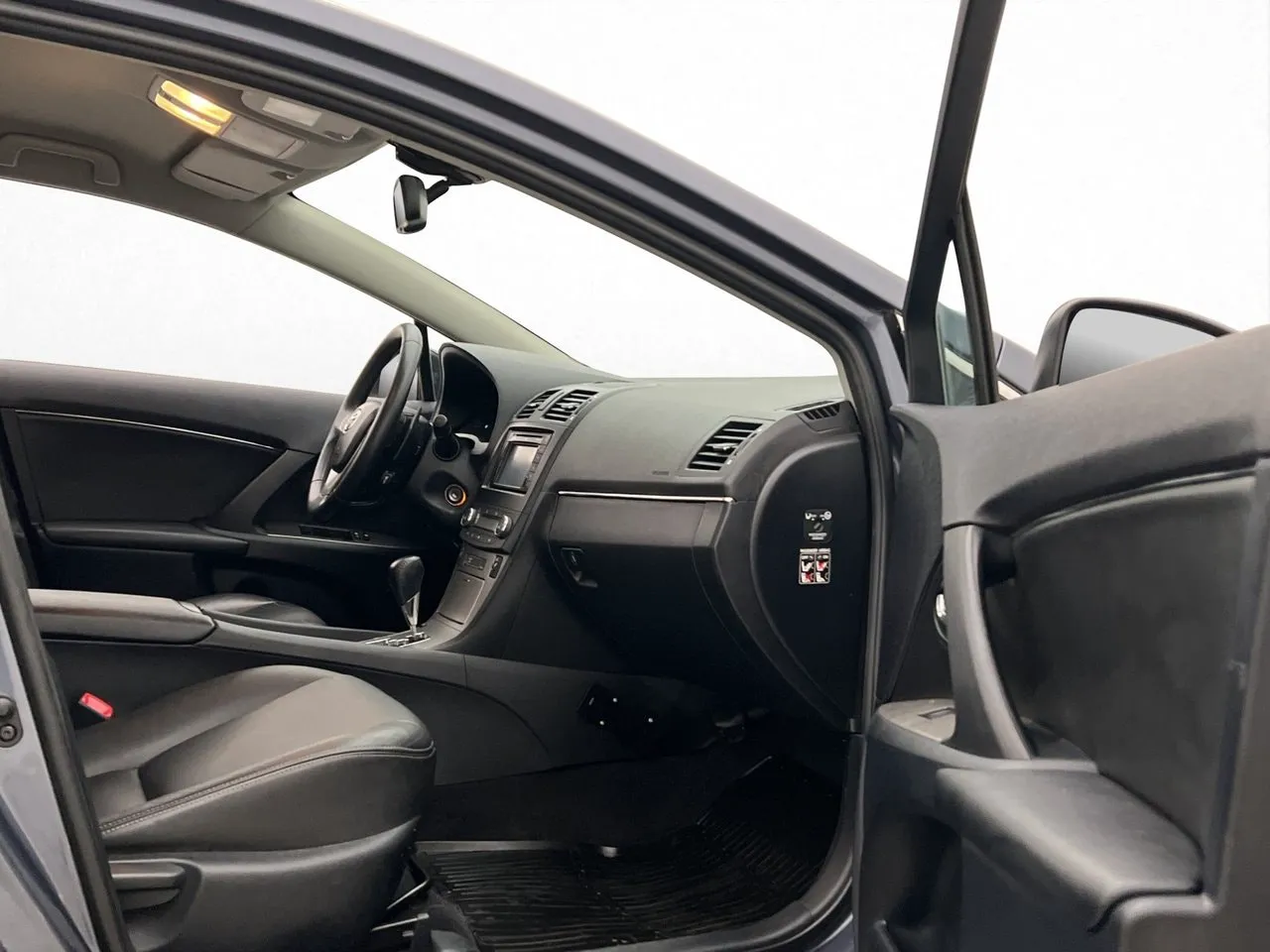 Vehicle image 14