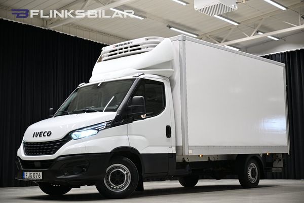 Iveco Daily 156HK Automat|LED|Volymskåp|Bakgavellyft|Sidodörr|Moms - 2021