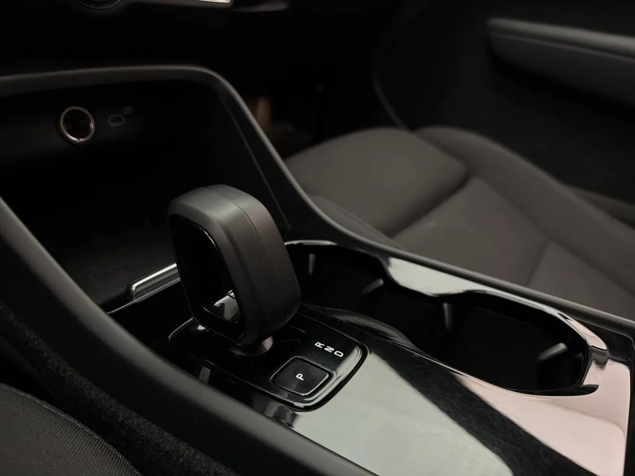Vehicle image 27
