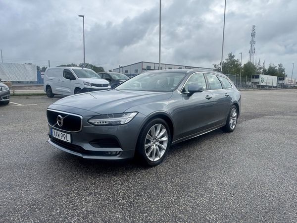 Volvo V90 D4 190hk Momentum Advanced SE II Läder/Navi/Drag - 2020