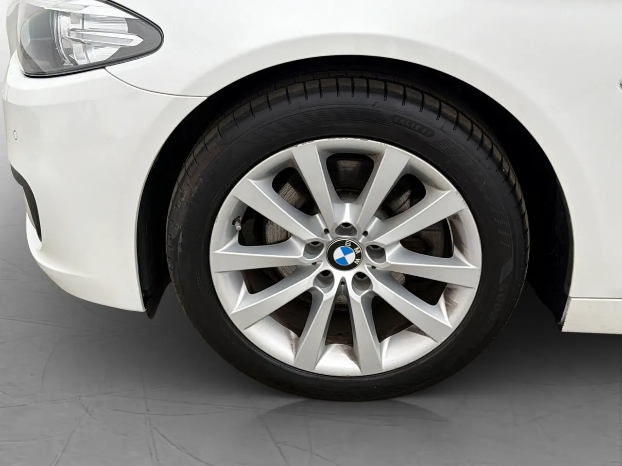 Vehicle image 30