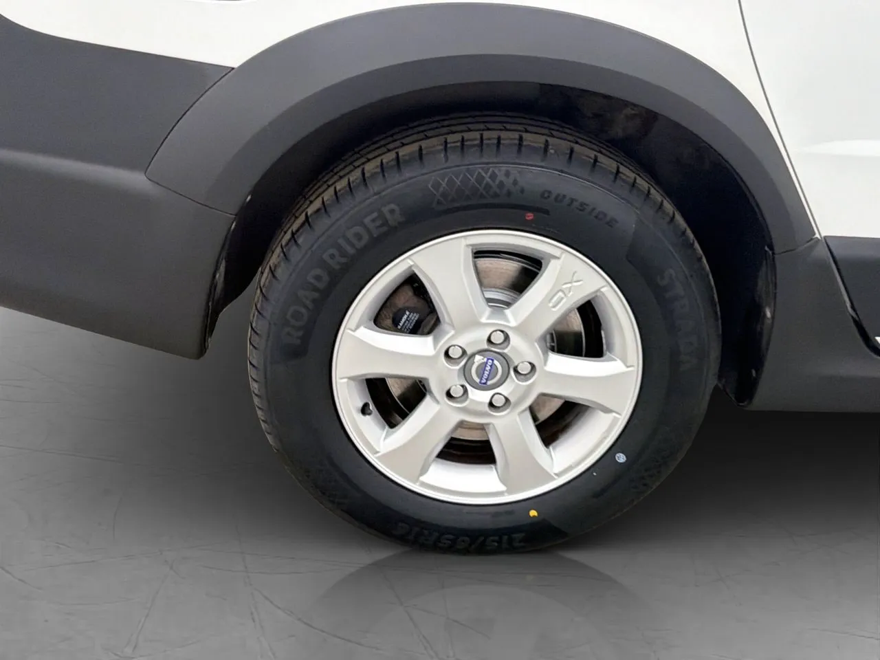 Vehicle image 30