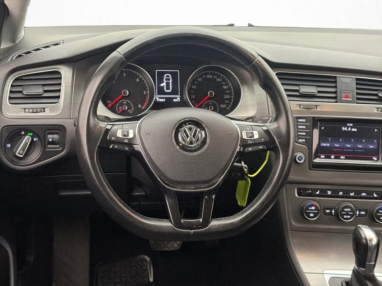 Vehicle image 11