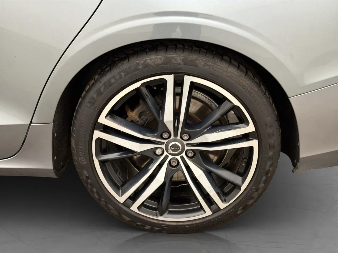 Vehicle image 30