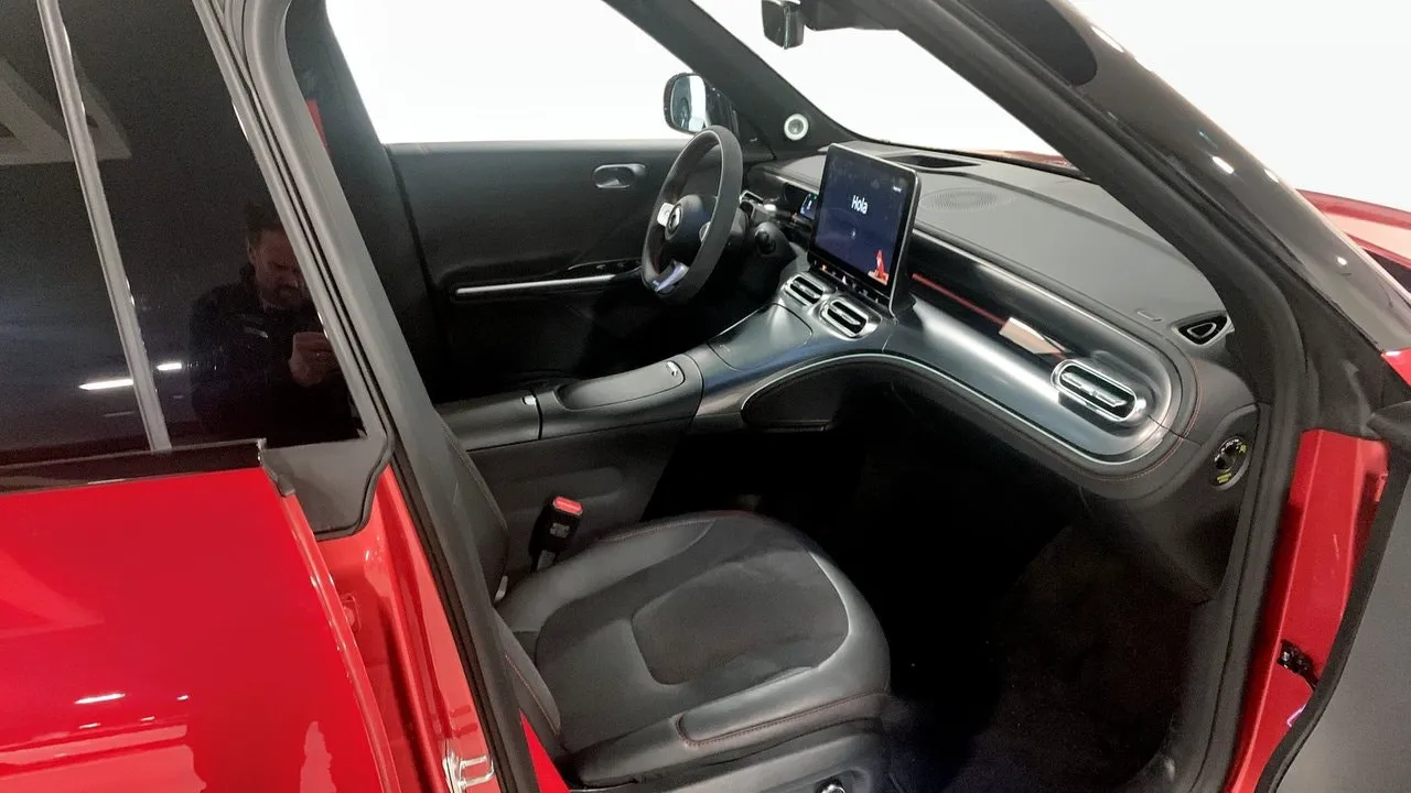 Vehicle image 5