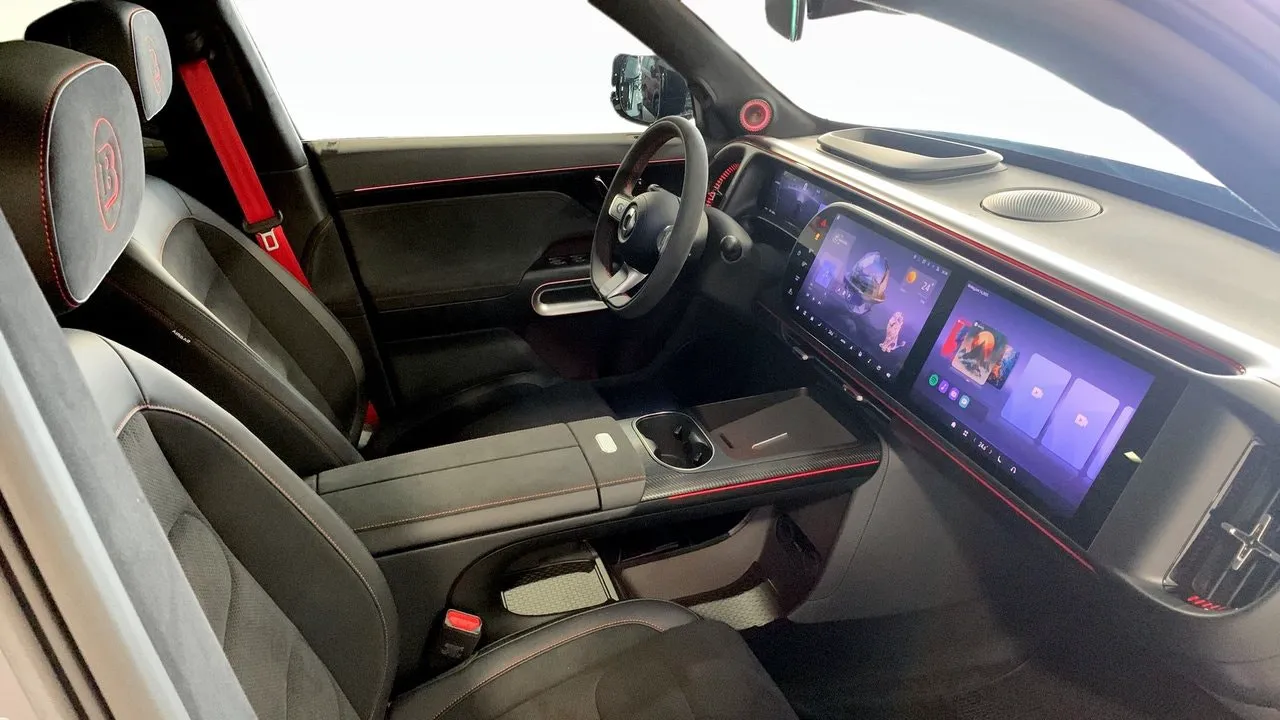 Vehicle image 6