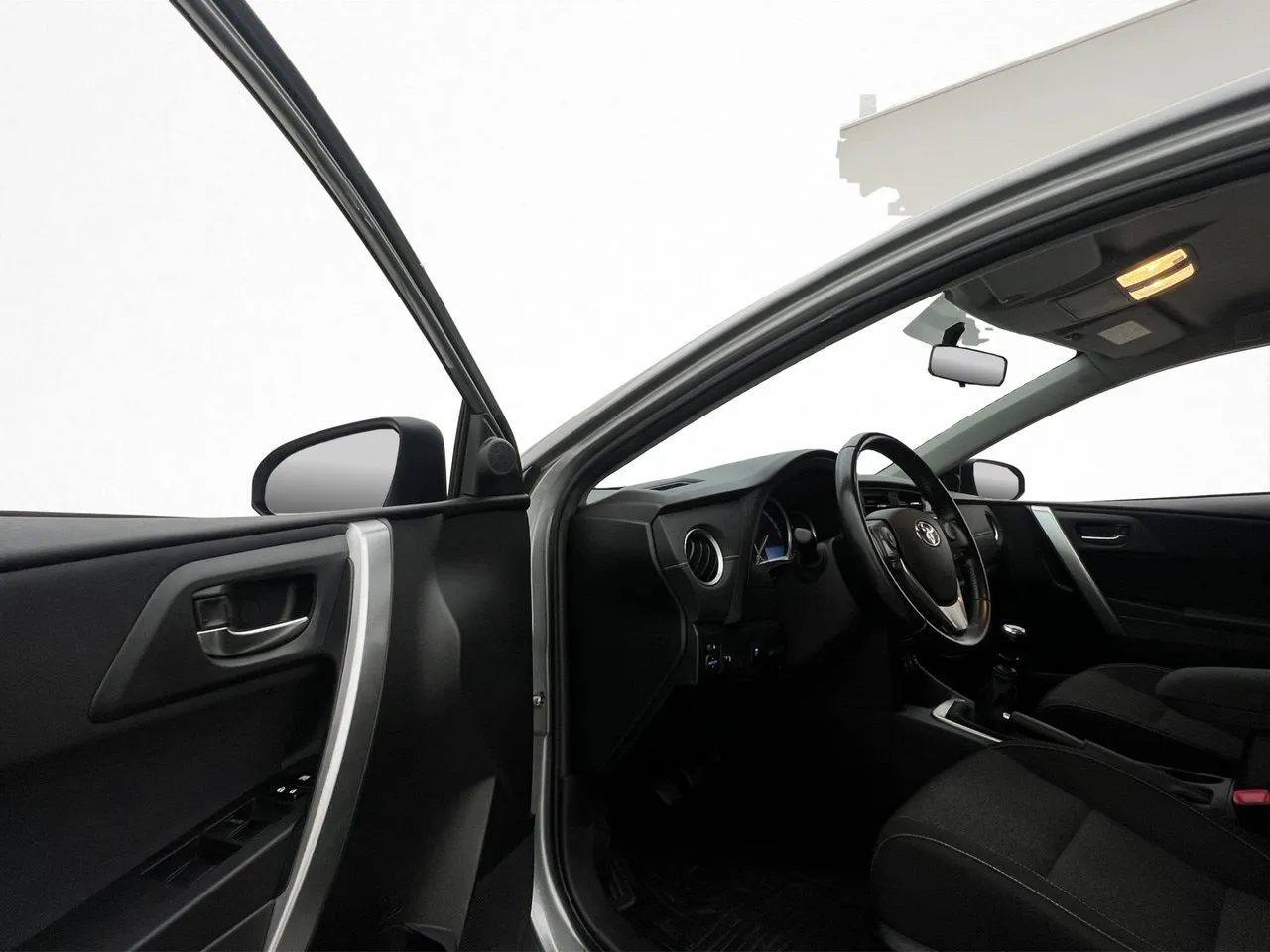 Vehicle image 16